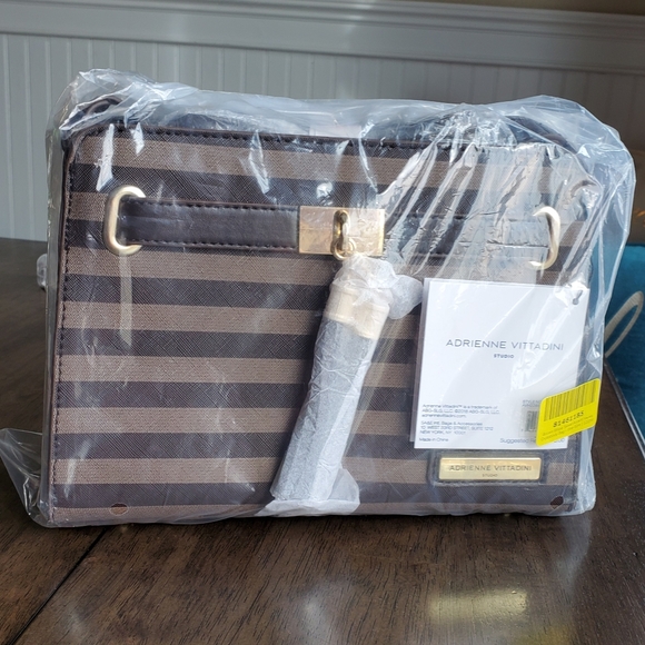 Brown stripe Tassel Purse - Picture 7 of 7